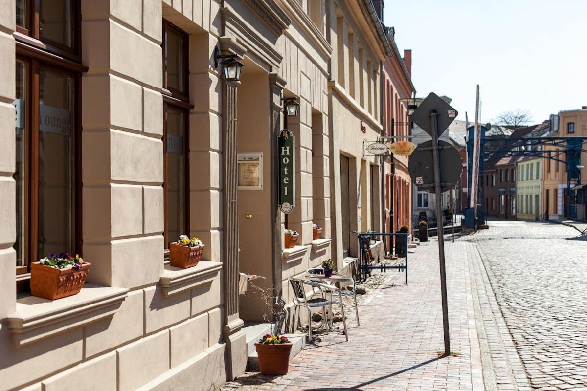 Hotel Und Restaurant Haus Sajons Plau am See Zewnętrze zdjęcie