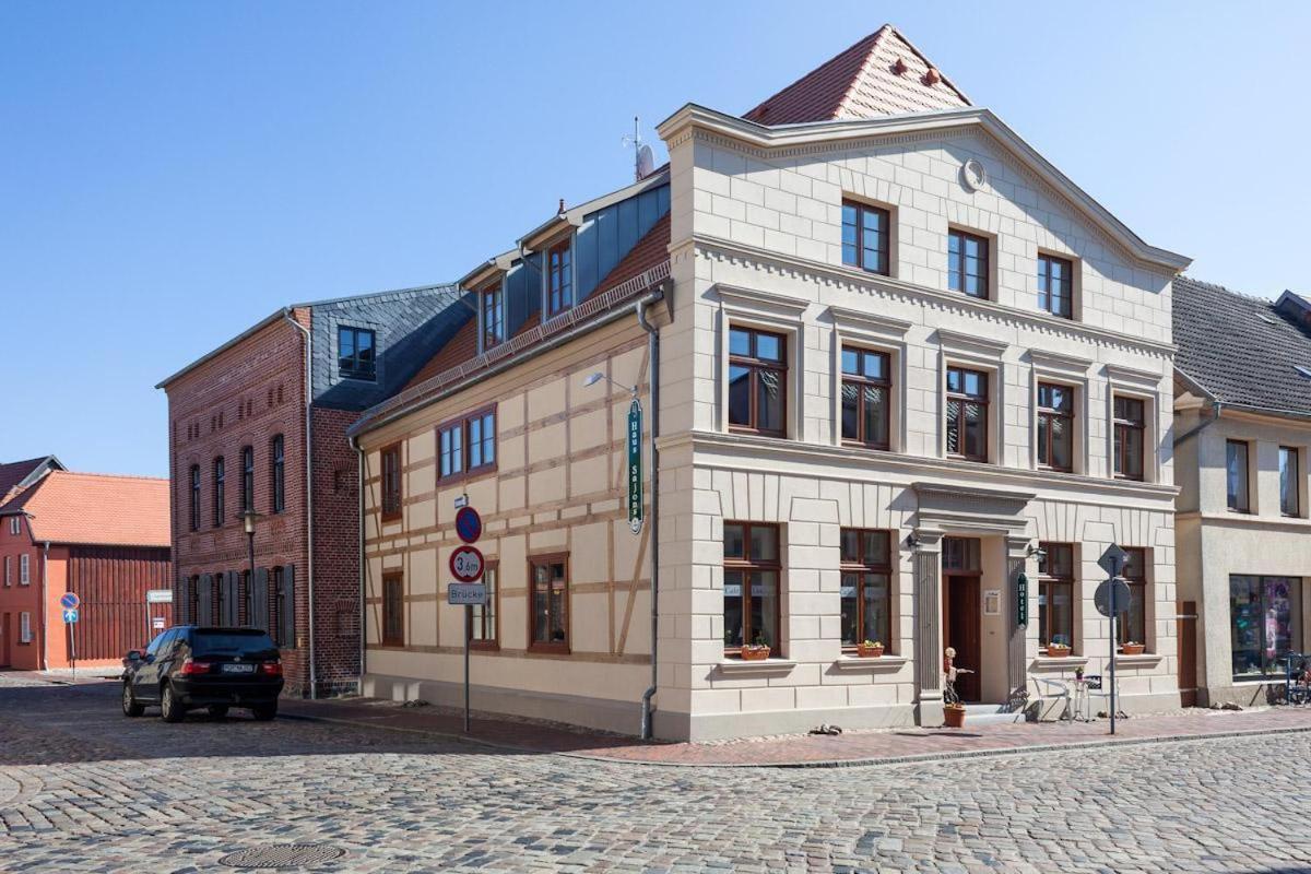 Hotel Und Restaurant Haus Sajons Plau am See Zewnętrze zdjęcie